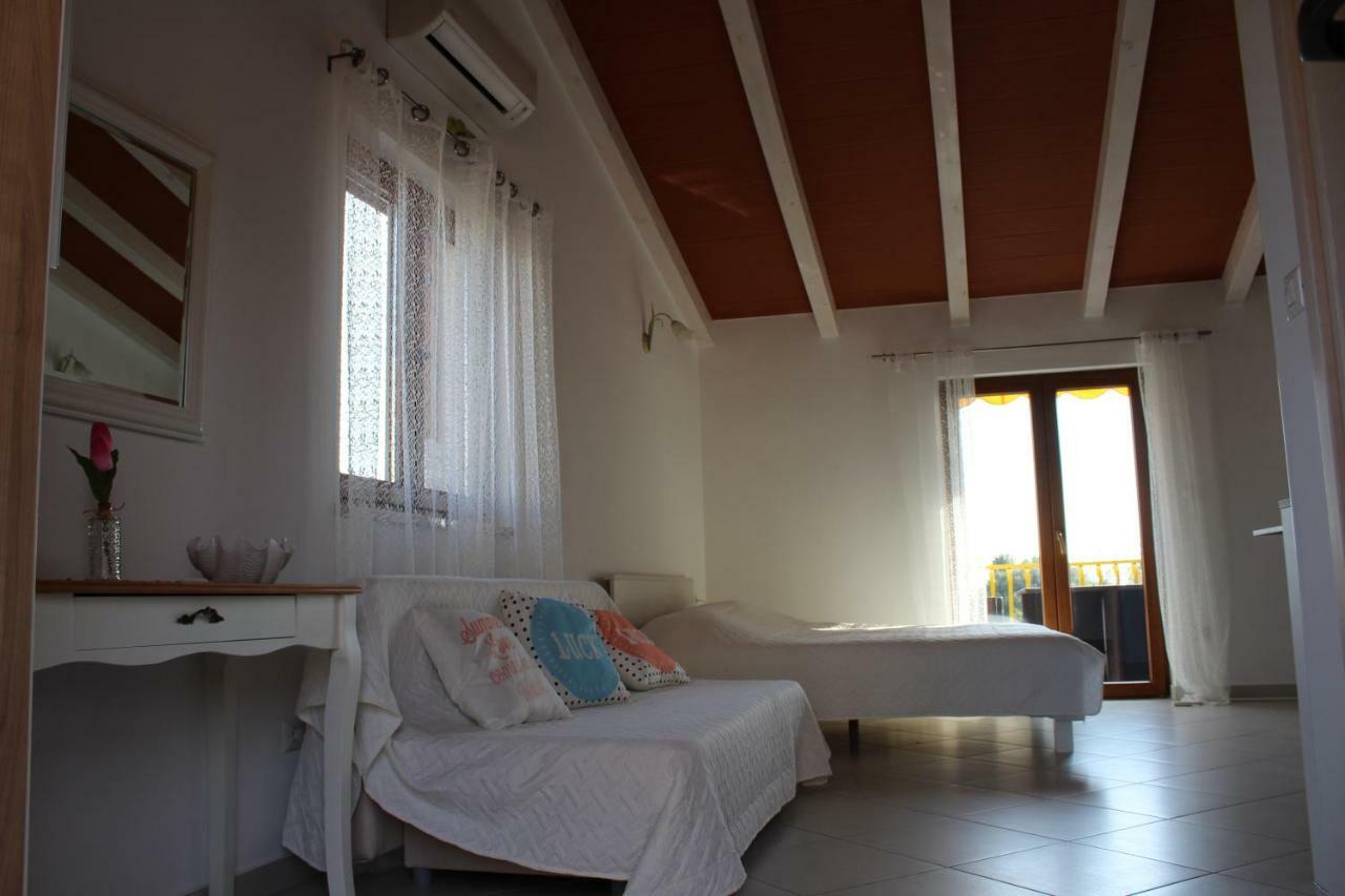 Apartman Sasa 로비니 외부 사진